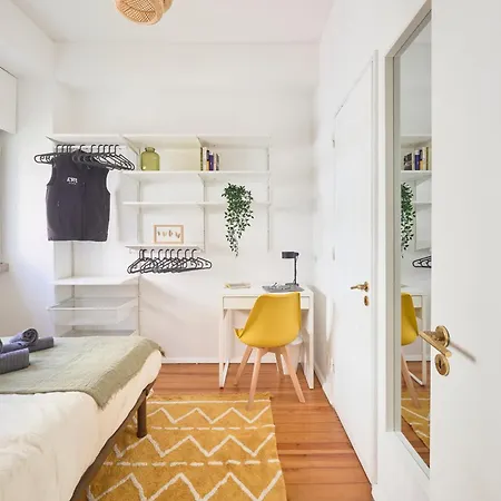 Δωμάτια σε οικογενειακή κατοικία With Private Bathroom In Santos Lisboa