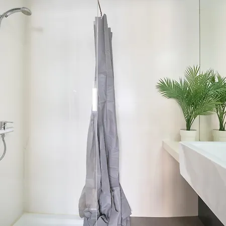 With Private Bathroom In Santos Accommodatie bij particulieren