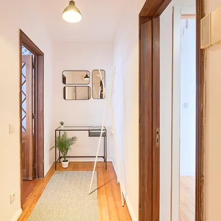 With Private Bathroom In Santos * Lisbon